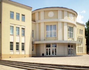 Lugansky gorodskoy Dvorets Kultury im. Lenina (Luhansk, ploshcha Rozy Liuksemburh, 2А), house of culture