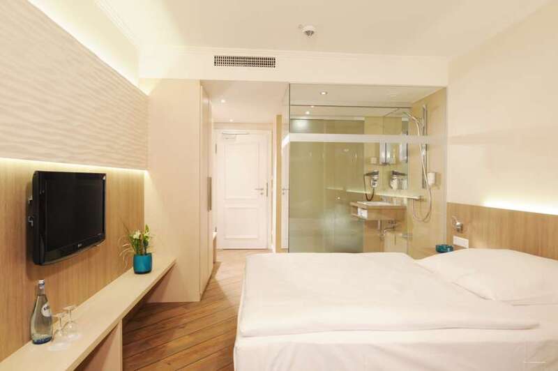 Фото Hotel Vier Jahreszeiten Lübeck