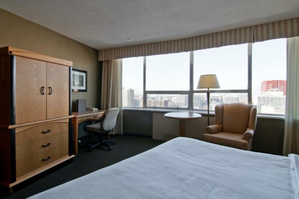 Фото Chateau Lacombe Hotel