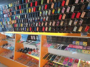 Cases Tut (ulitsa Konstantinova, 17), items for mobile phones