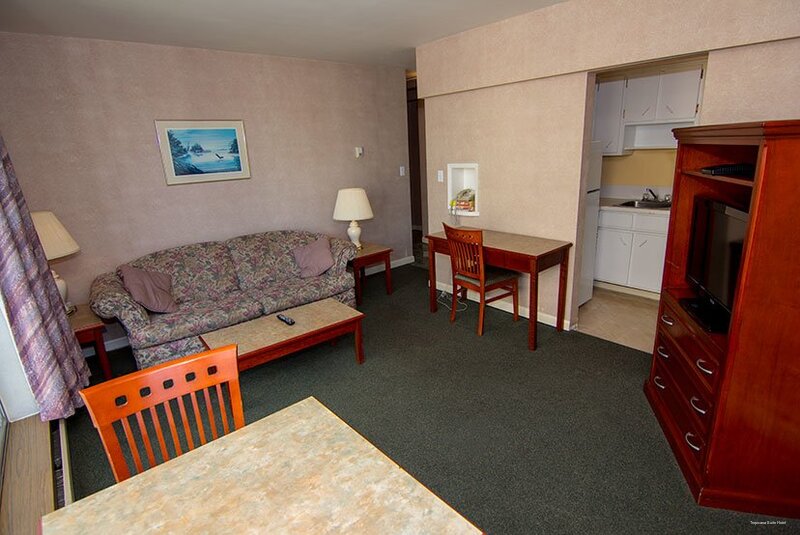 Фото Tropicana Suite Hotel