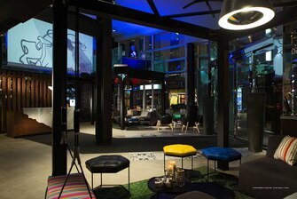 Фото Renaissance Montreal Downtown Hotel