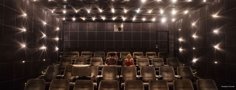 Фото 1 Hotel Toronto