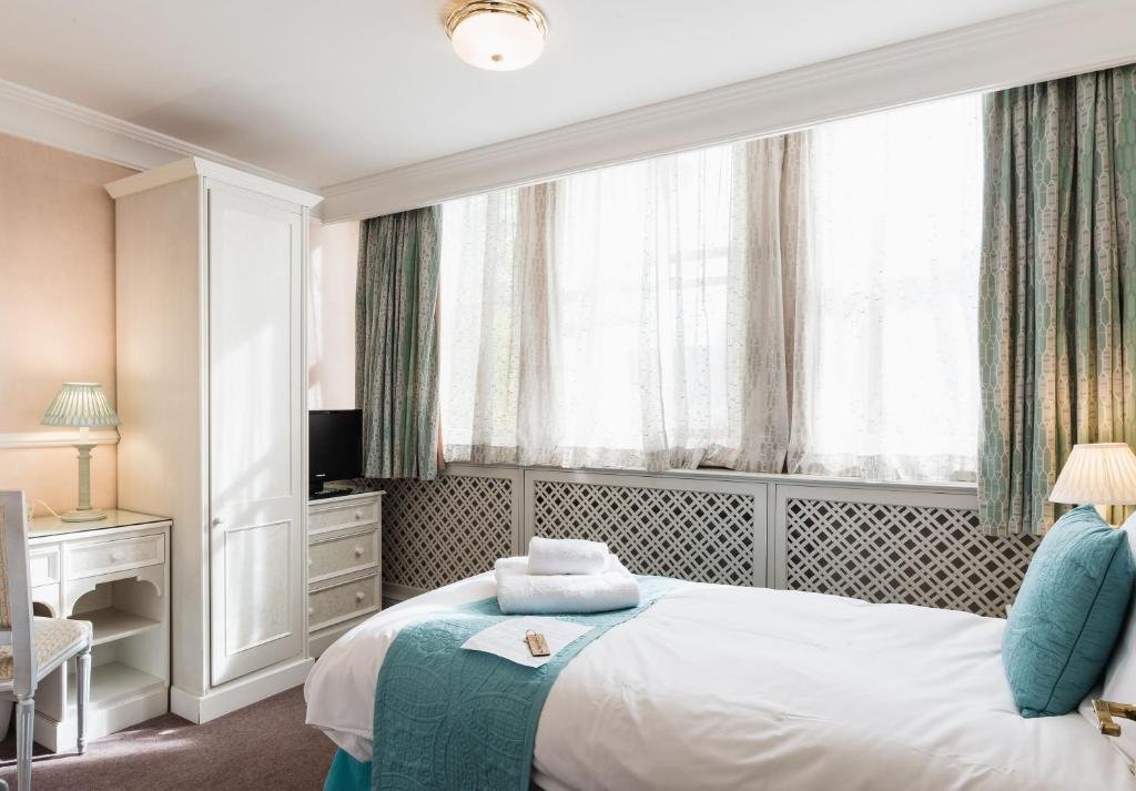 Фото St Margarets Hotel