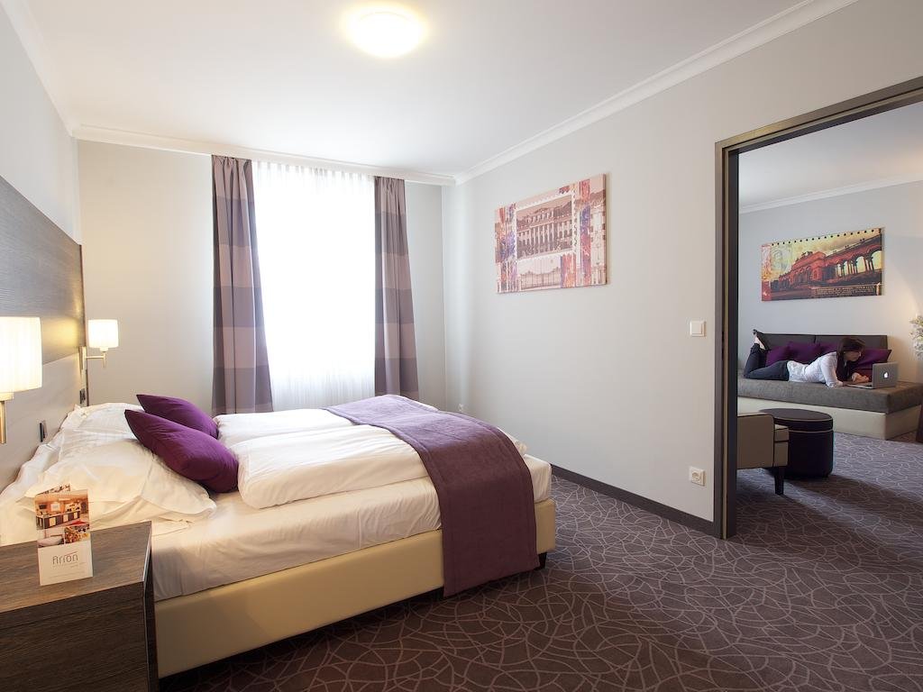 Фото 24hours Apartment Hotel