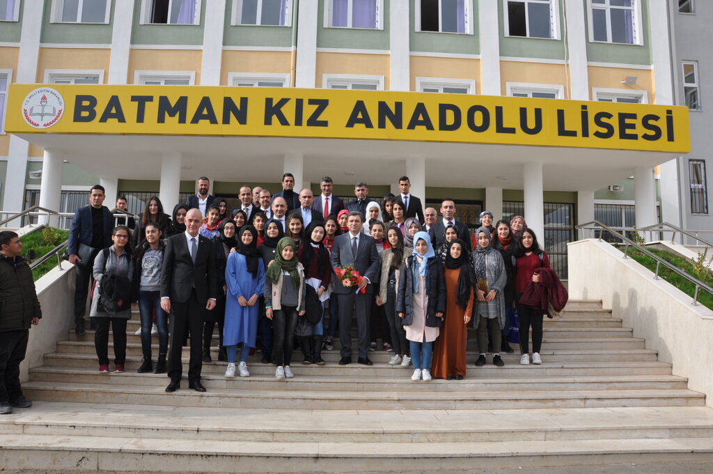Лицей Batman Girls Anatolian High School, Батман, фото
