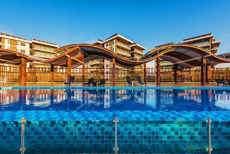 Гостиница Chalong Miracle Lakeview Resort & SPA