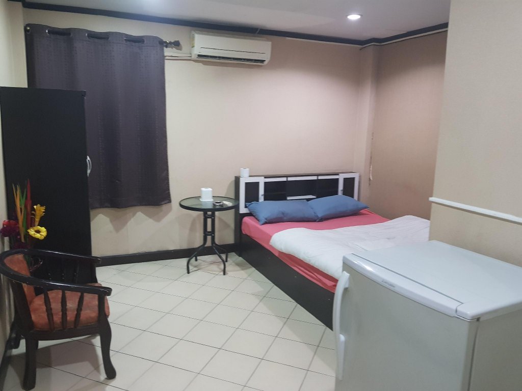 Фото Royal Inn Kitchen and Bar