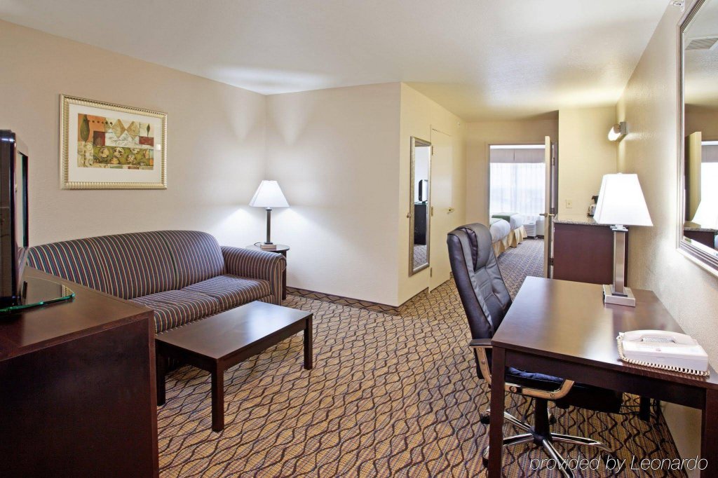 Фото Holiday Inn Express & Suites Columbus East Reynoldsburg, an Ihg Hotel
