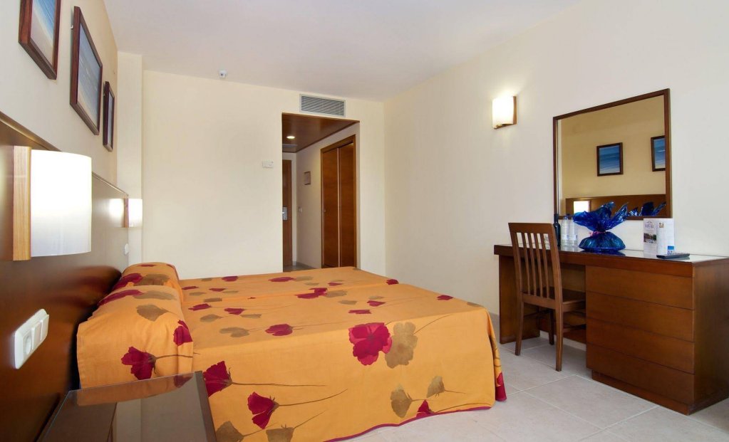 Фото Hotel Puente Real