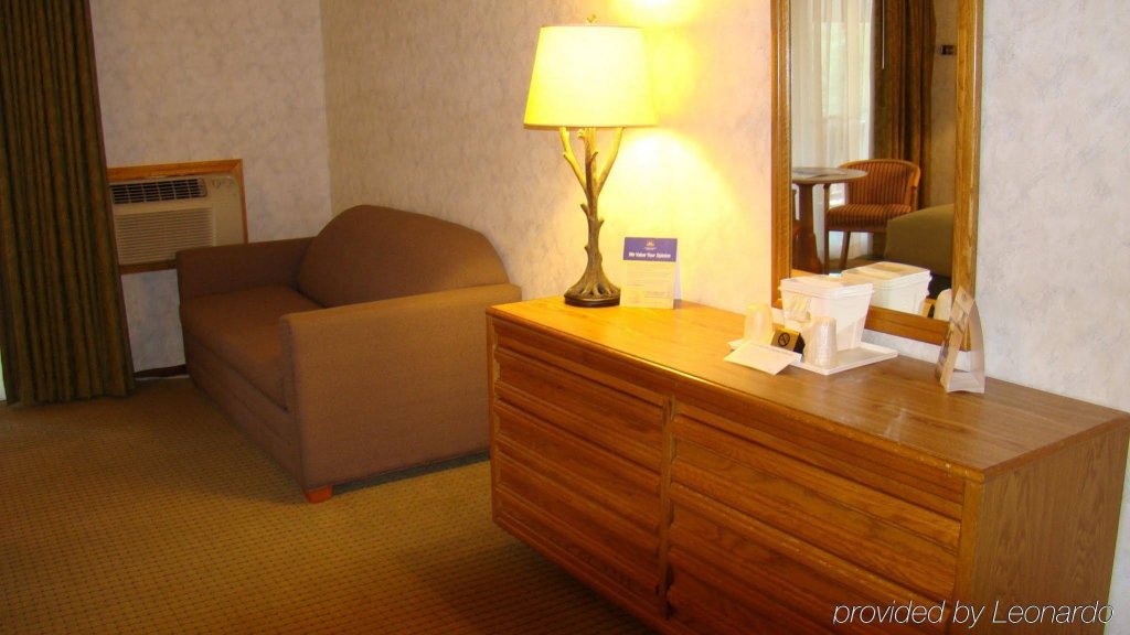 Фото Best Western Adirondack Inn