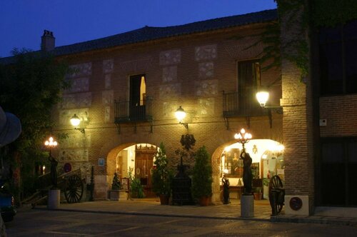 Гостиница Hotel La Casa Grande в Торрехоне де Ардосе