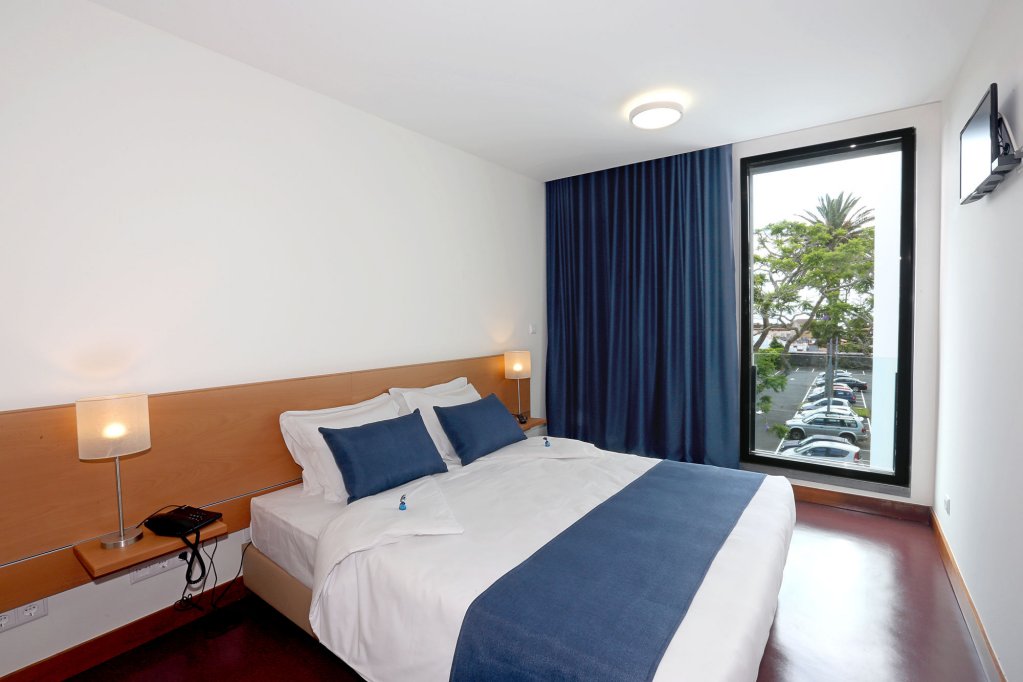 Фото Thomas Place