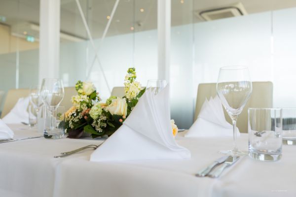 Фото Hotel Vier Jahreszeiten Lübeck