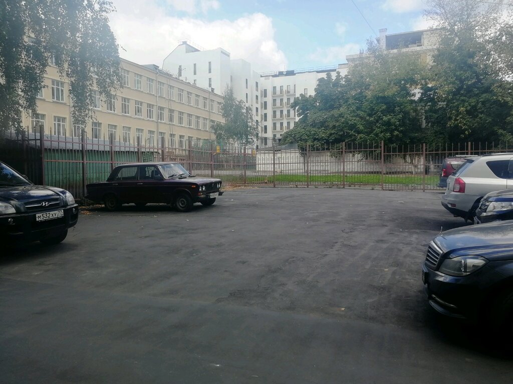 Автомобильная парковка Парковка, Москва, фото