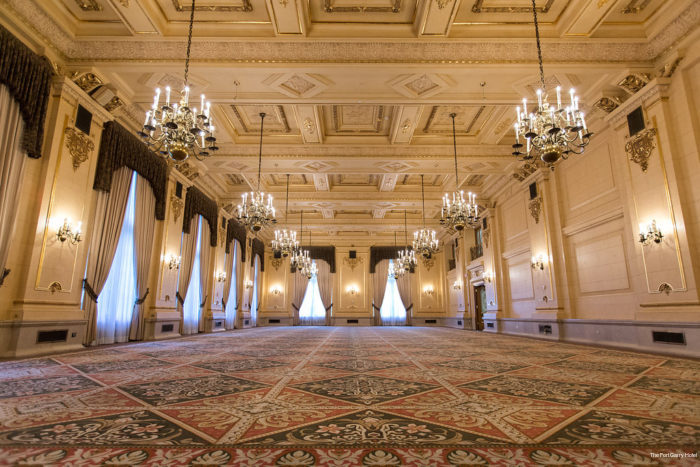 Фото The Fort Garry Hotel