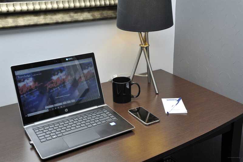 Фото Travelodge by Wyndham Hotel & Convention Centre Quebec City