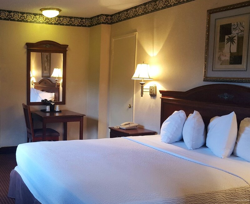 Фото Studio City Court Yard Hotel