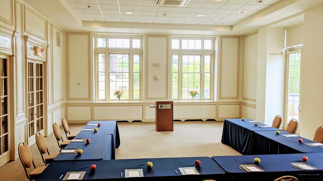 Фото Grand Eastonian Hotel & Suites