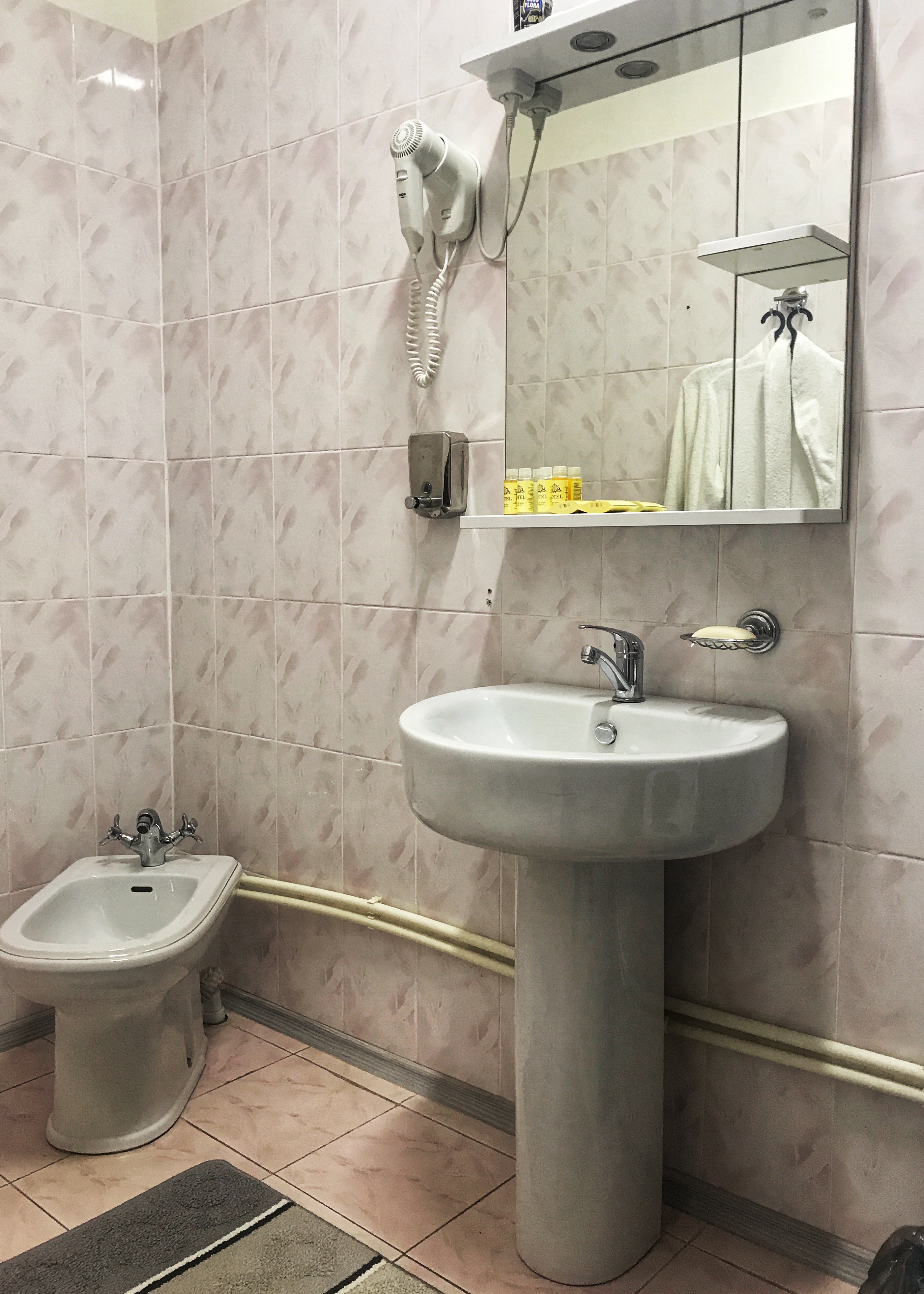 Фото отеля 2