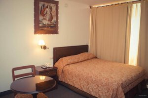 Cesar's Hotel (Departamento de La Libertad, Provincia de Trujillo, Distrito de Trujillo, Calle Isidro Bonifaz, 860), hotel