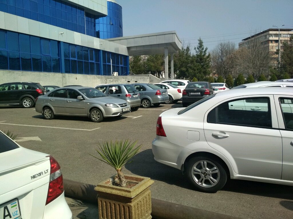 Автомобили Узбекистан стоянка