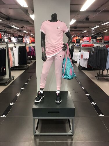 Nike hours outlet hotsell