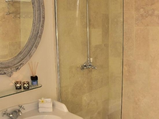 Фото Ocean Breeze Boutique Hotel & Marina