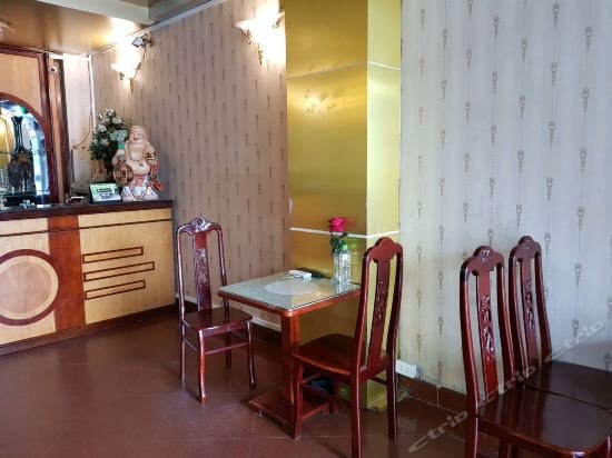 Фото Tan Hoang Long Hotel District 5