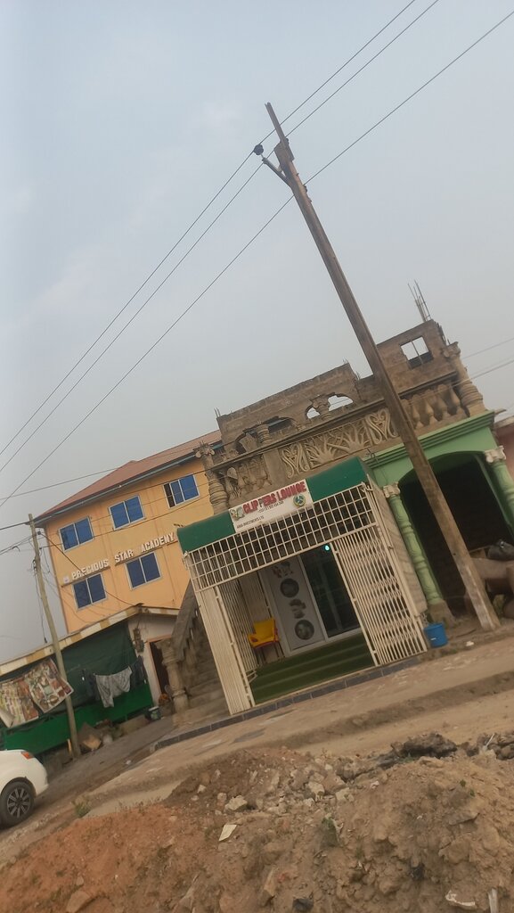 Hairdresser Clippers Lounge, Accra, photo