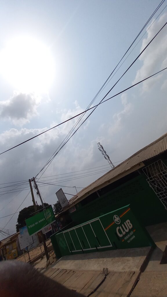 Bar, pub Tsui Ni Anaa club, Accra, photo