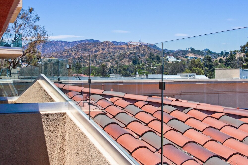 Фото Holiday Inn Express Hotel & Suites Hollywood Walk of Fame, an IHG Hotel