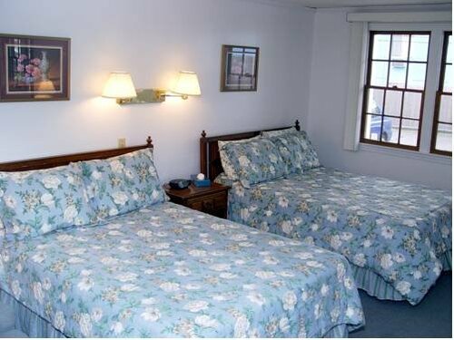 Гостиница Cape Cod Harbor House Inn в Гианнисе