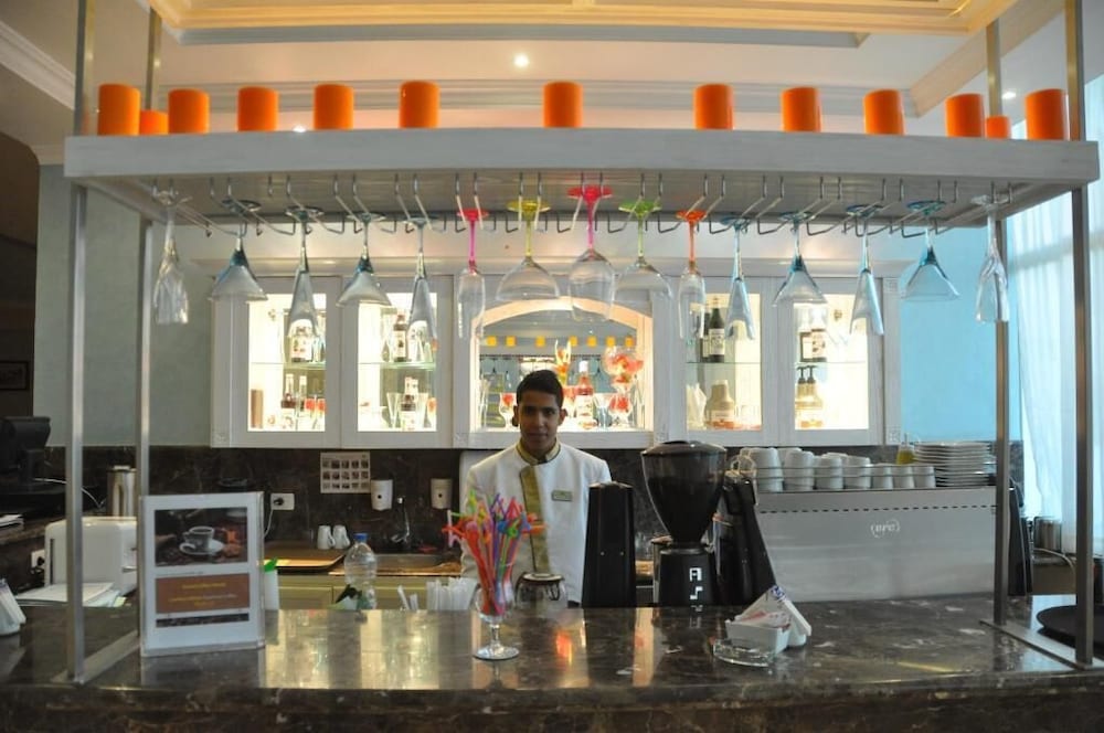 Фото The Guard Hotel