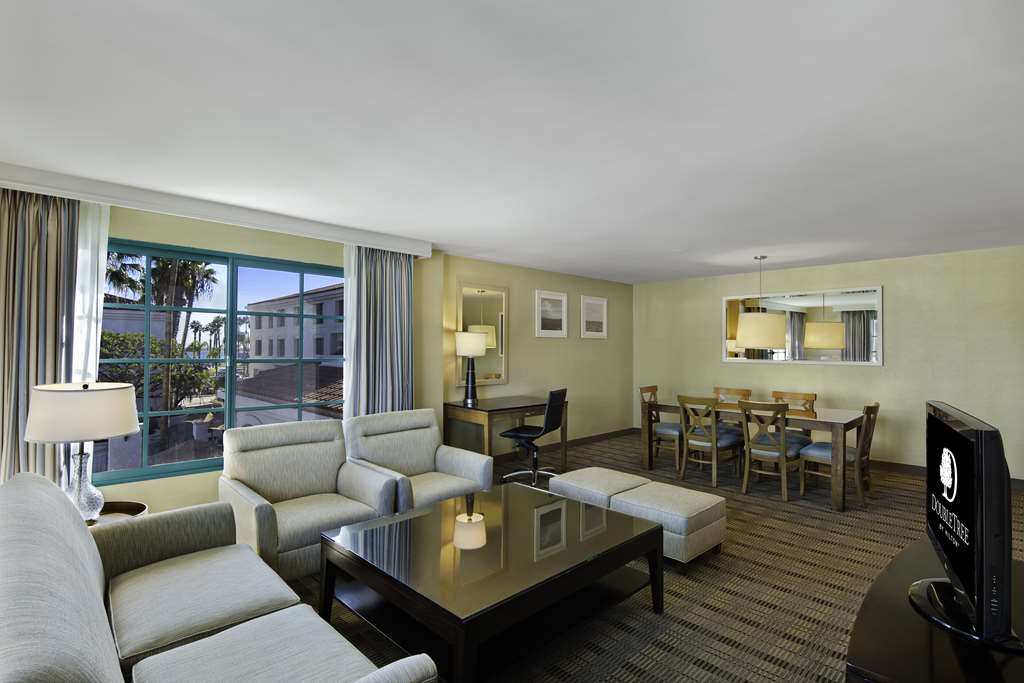 Фото DoubleTree by Hilton San Pedro - Port of Los Angeles