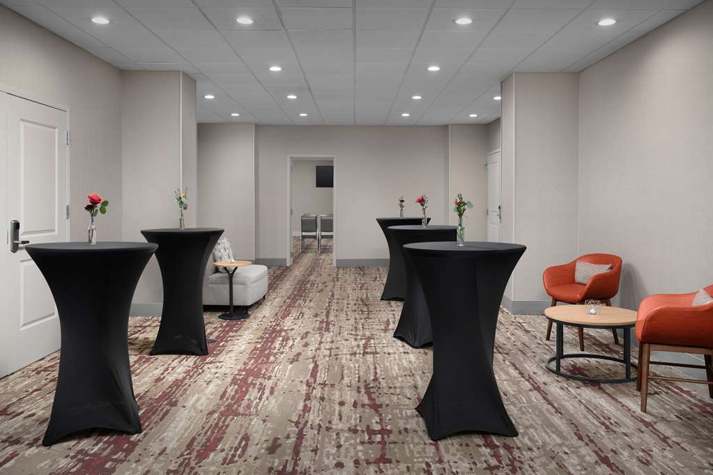 Фото Hilton Garden Inn Philadelphia/Ft. Washington