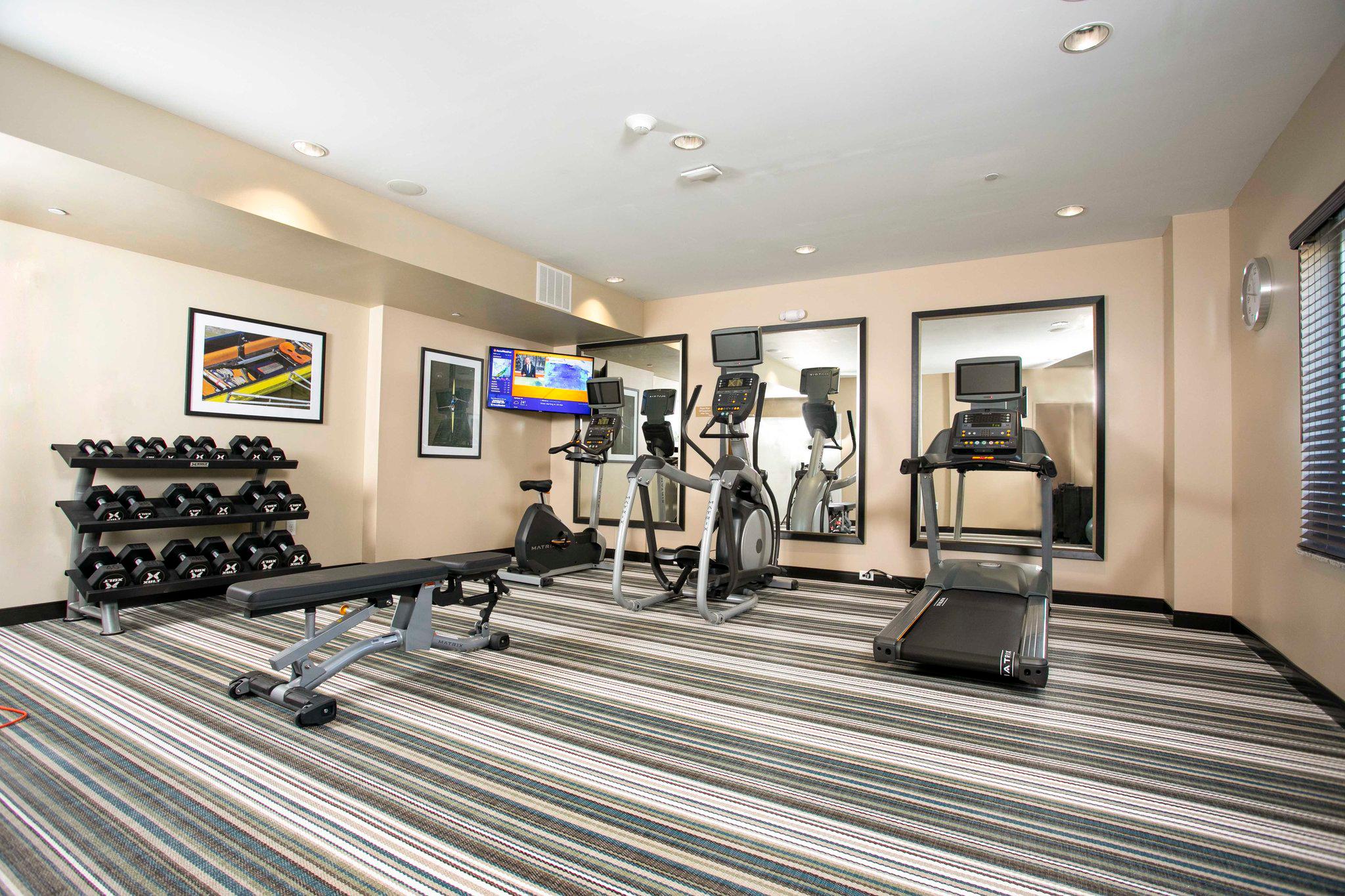 Фото Candlewood Suites Jacksonville - Mayport, an Ihg Hotel