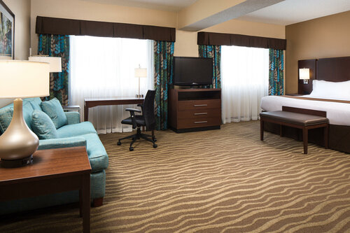 Гостиница Holiday Inn and Suites Overland Park West, an Ihg Hotel в Ленексе