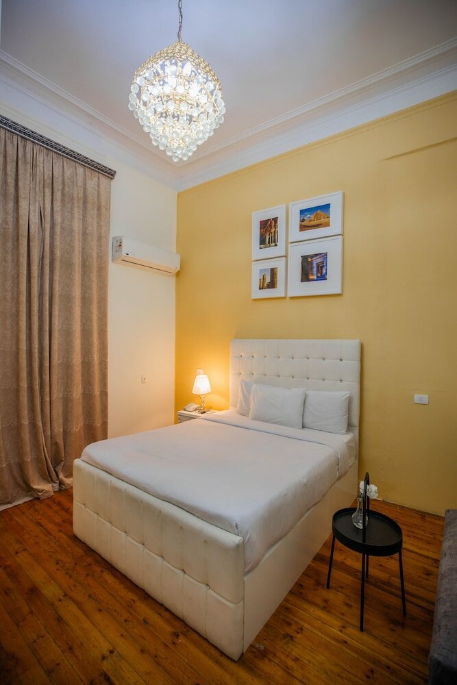 Фото The Square Boutique Hotel