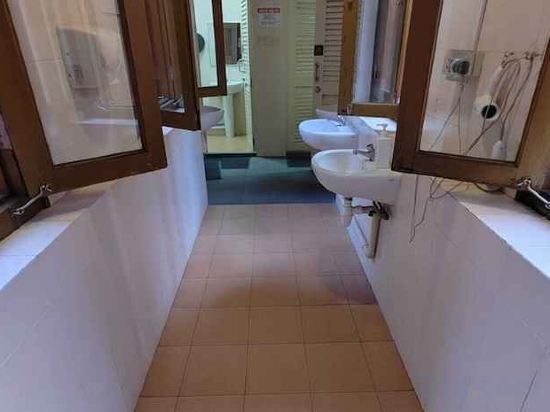 Фото Wink at Upper Cross Street