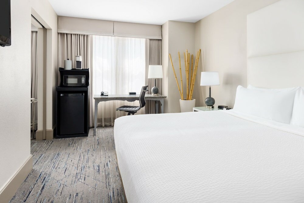 Фото Holiday Inn Express Chicago - Magnificent Mile, an Ihg Hotel