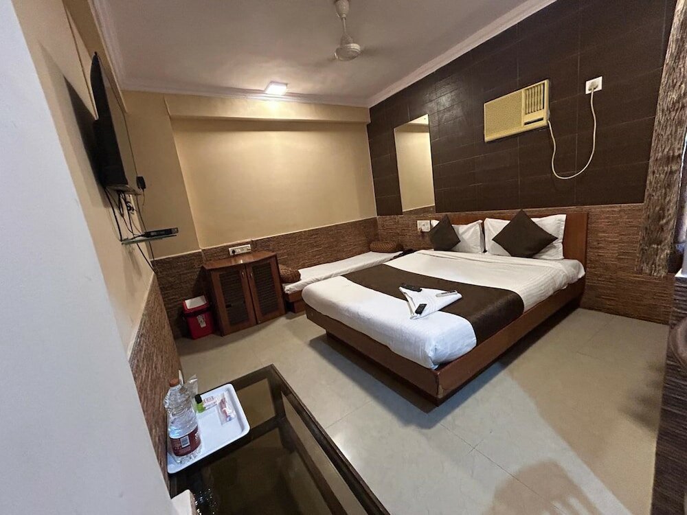 Фото Lucky Hotel Bandra