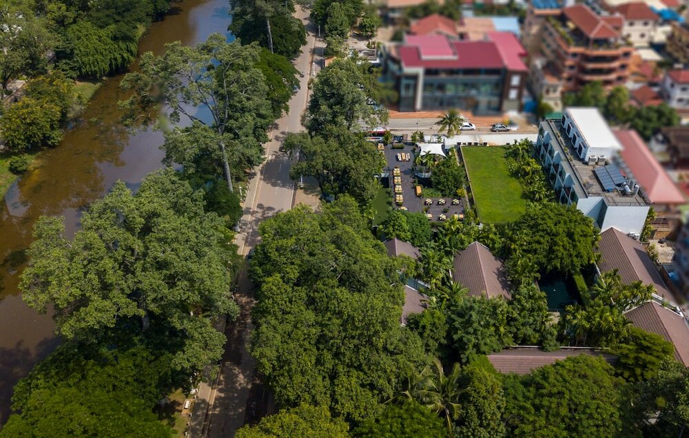 Фото Lynnaya Urban River Resort