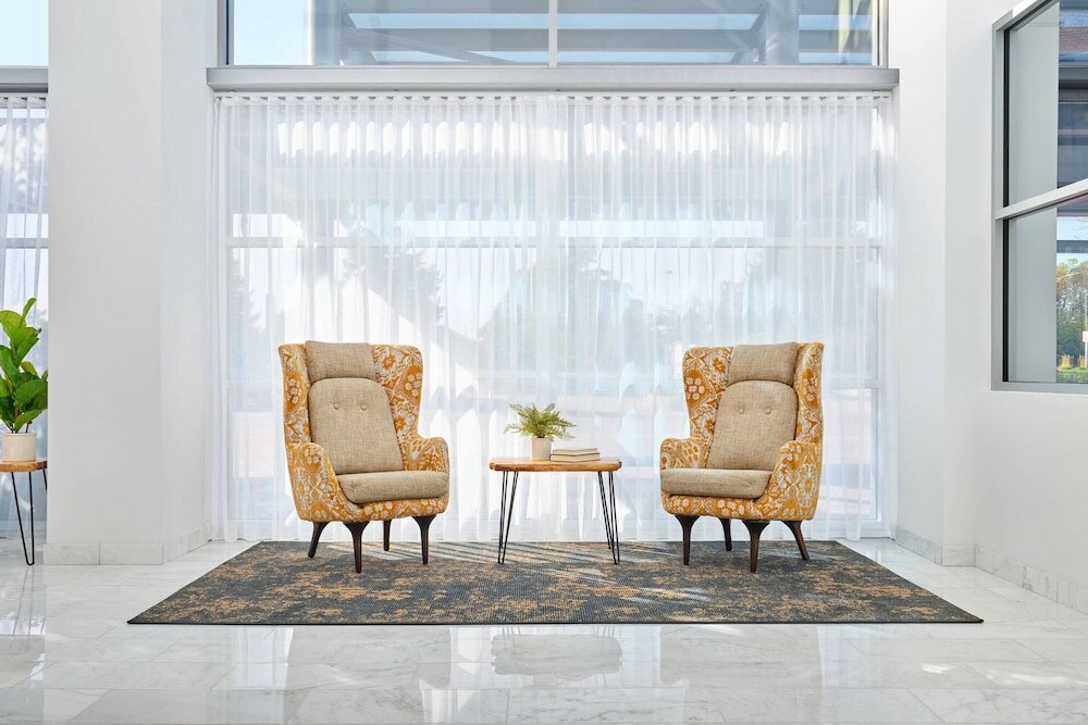 Фото Delta Hotels by Marriott Milwaukee Northwest