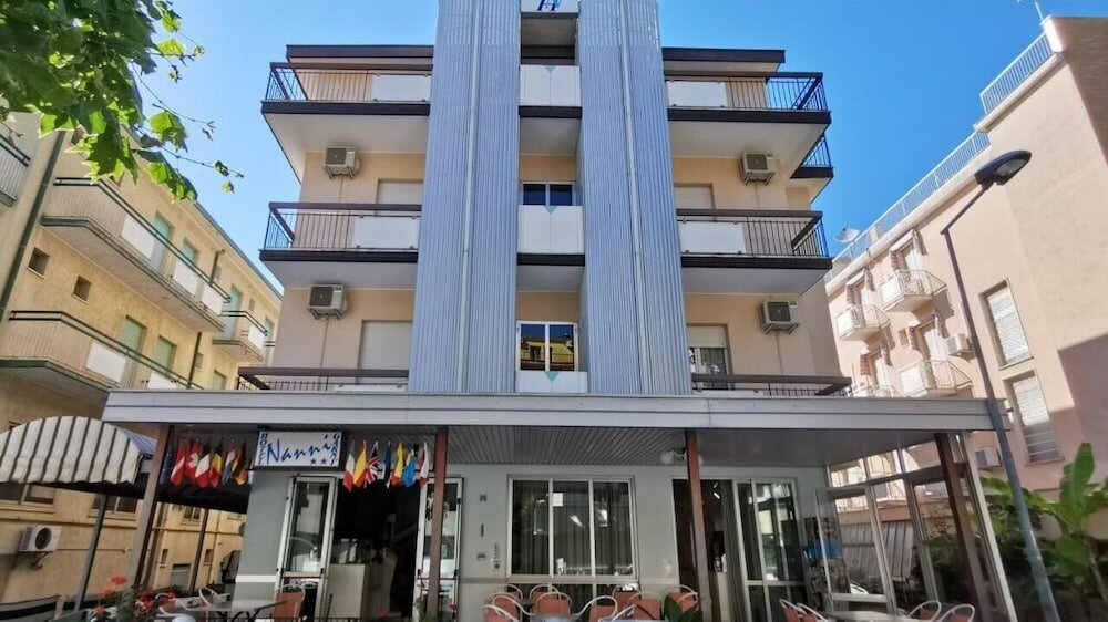 Фото Hotel Nanni Garni