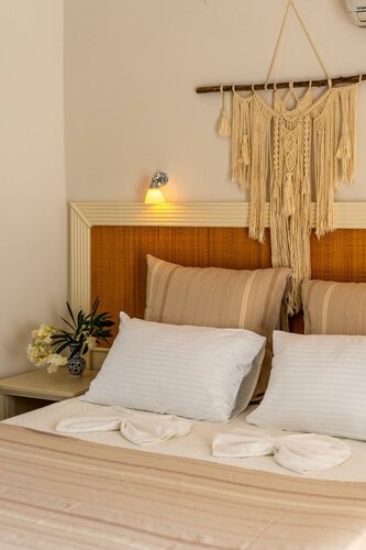 Гостиница Chillos Beach Hotel & Lounge в Орхание