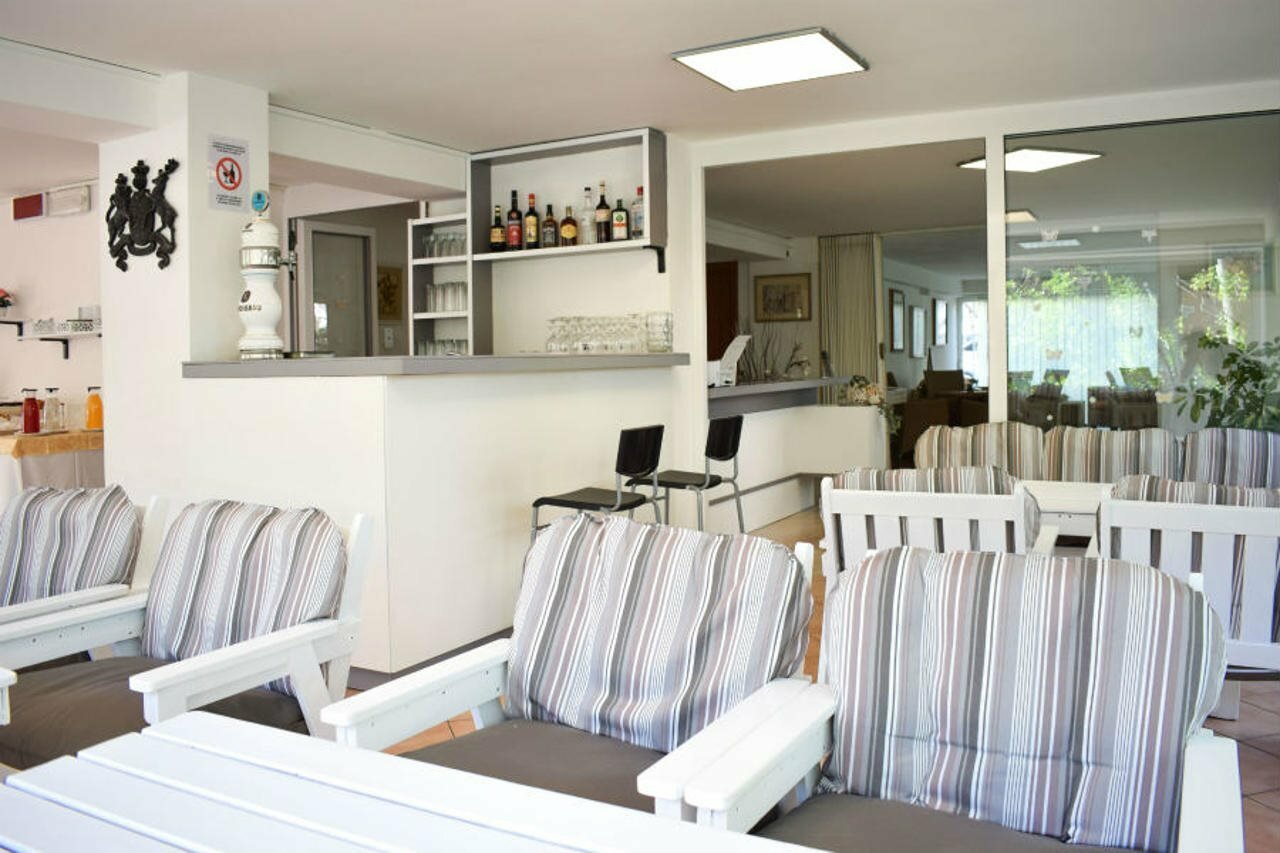 Фото Hotel Ville de Paris