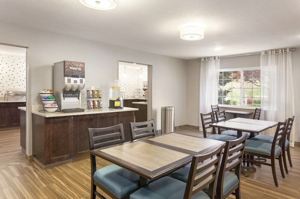 Фото Comfort Inn & Suites Tualatin - Lake Oswego South