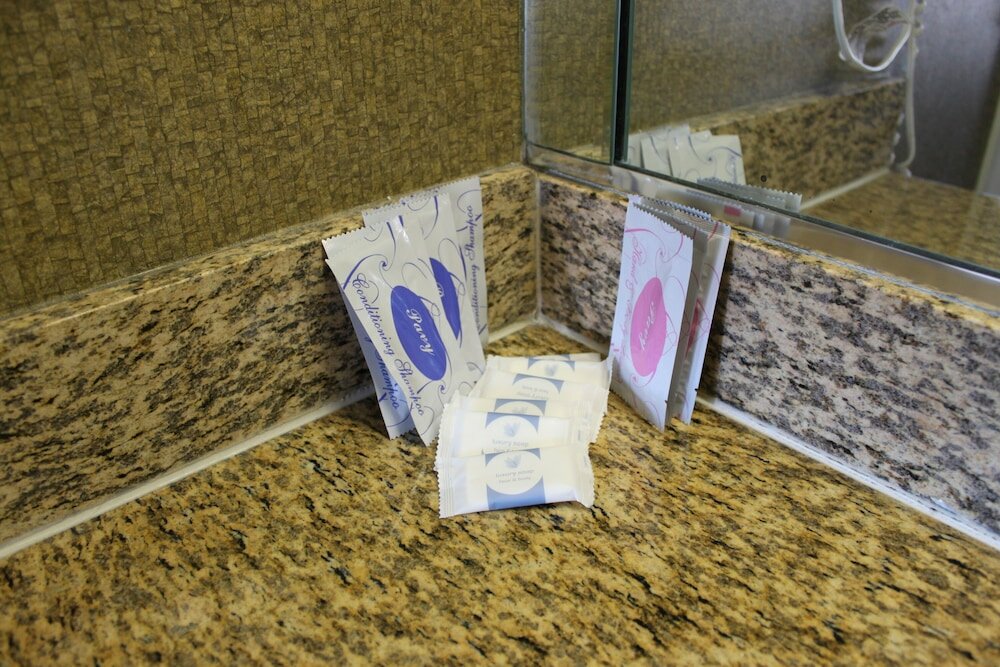 Фото Crystal Inn Suites & Spas