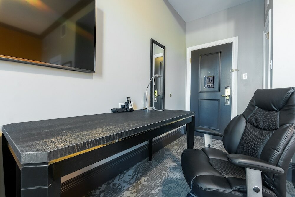 Фото Отель Clarendon